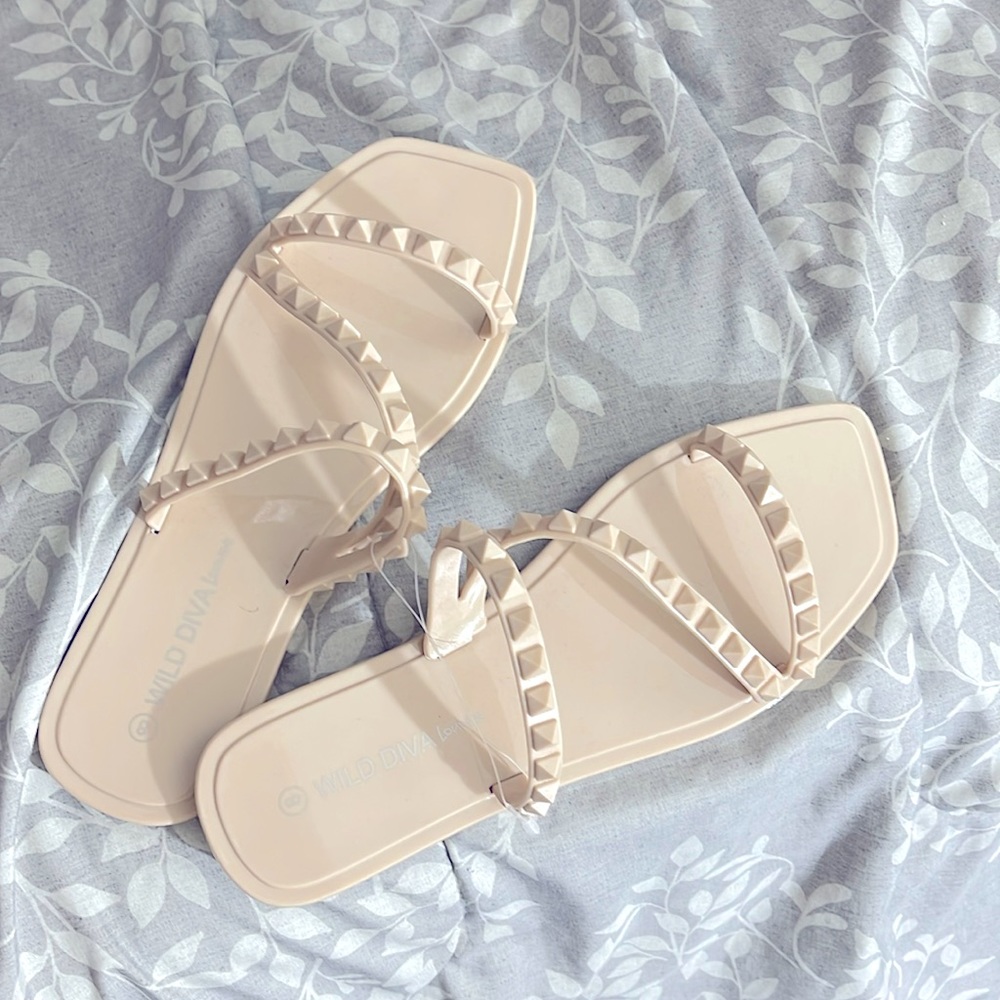 New WILD DIVA Women’s Sandals